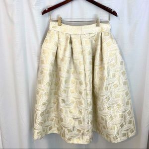 Elegant skirt. Can dress it up or down depending on the occasion.